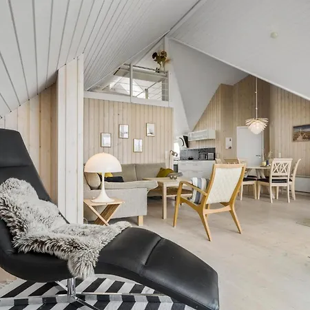 Holiday home Lyngbo